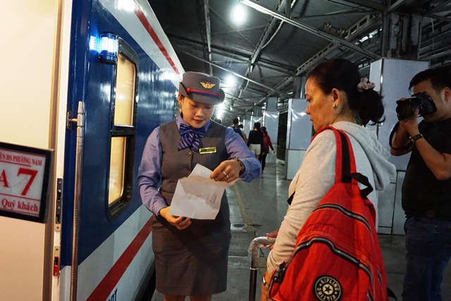 Cận cảnh đoàn tàu Thống Nhất 5 sao vừa được đưa vào sử dụng